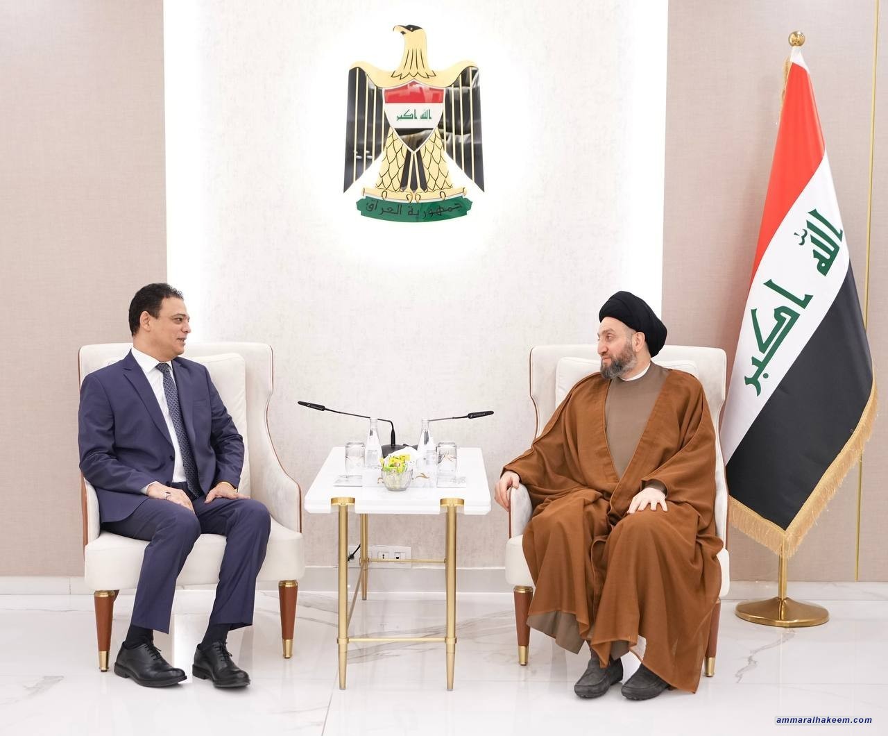السيد الحكيم يدعو لتعزيز العلاقات مع مصر في المجالات كافة واستثمار المشتركات بين بغداد والقاهرة