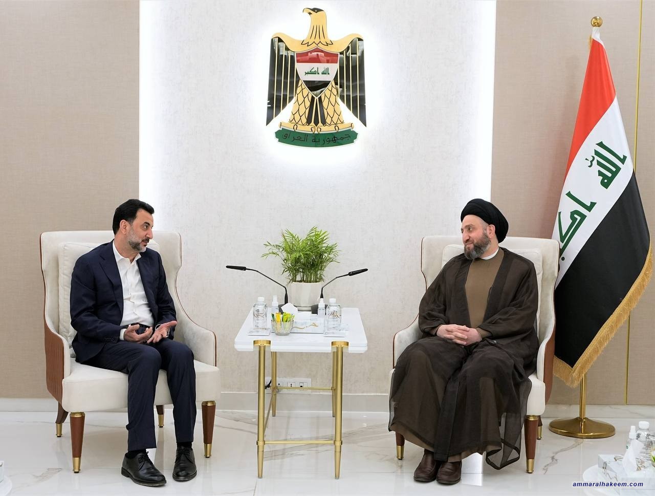 السيد الحكيم يلتقي وفد حركة اقتدار برئاسة عبد الحسين عبطان