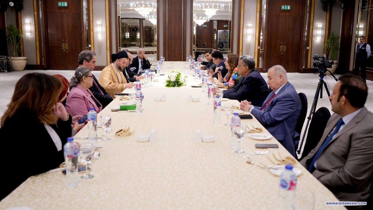 السيد الحكيم : النجف الأشرف والأزهر الشريف يمثلان خط الإعتدال الإسلامي