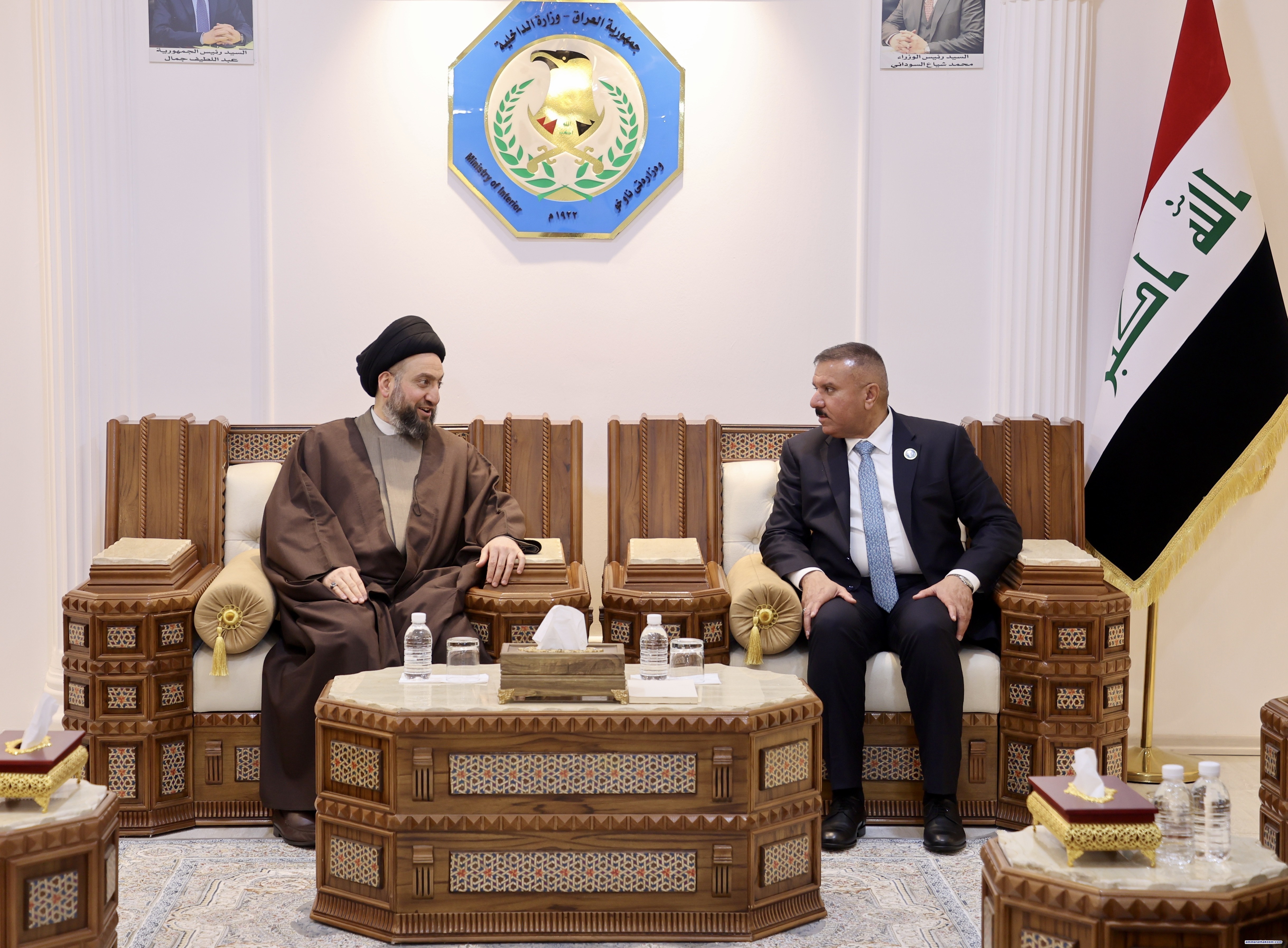 السيد الحكيم يهنئ الشرطة العراقية بعيدها ويدعو لمنح المنتسبين اراض سكنية وتعديل سلم رواتبهم