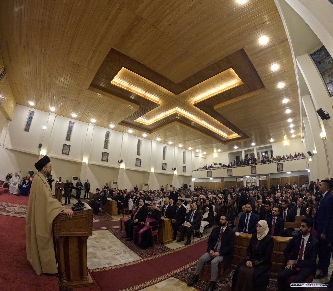 Sayyid Al-Hakeem Attends St. Joseph Cathedral Christmas Mass, Affirms Iraq’s Coexistence