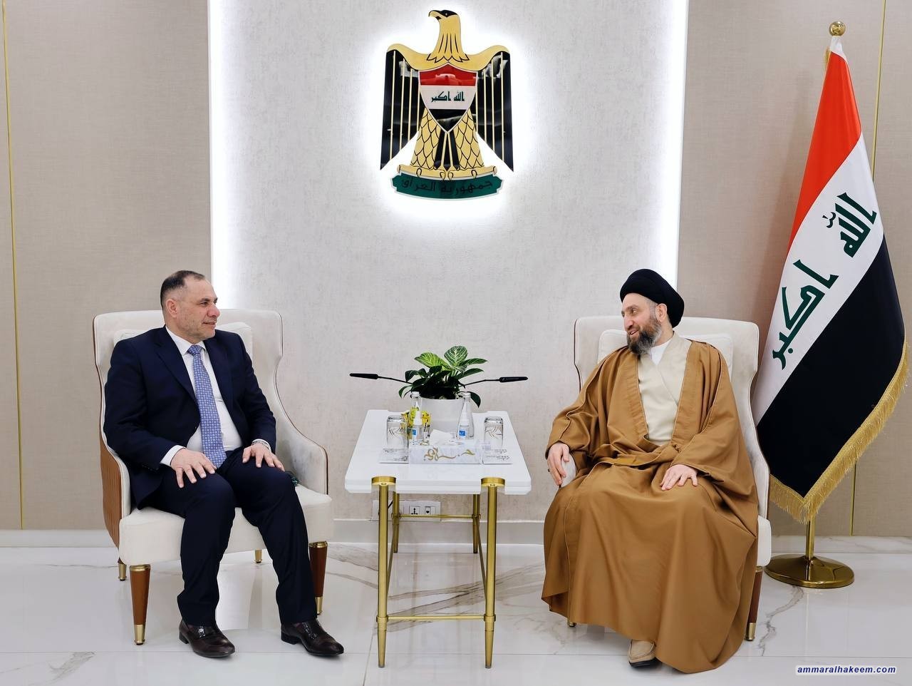 السيد الحكيم يلتقي محافظ الديوانية ويشدد على تحسين الواقع الخدمي فيها
