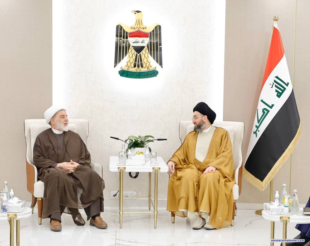 سەماحەتی حەكیم پێشوازی لە شاندێكی ئەنجومەنی باڵای شۆڕشی ئیسلامی عێراق دەكات