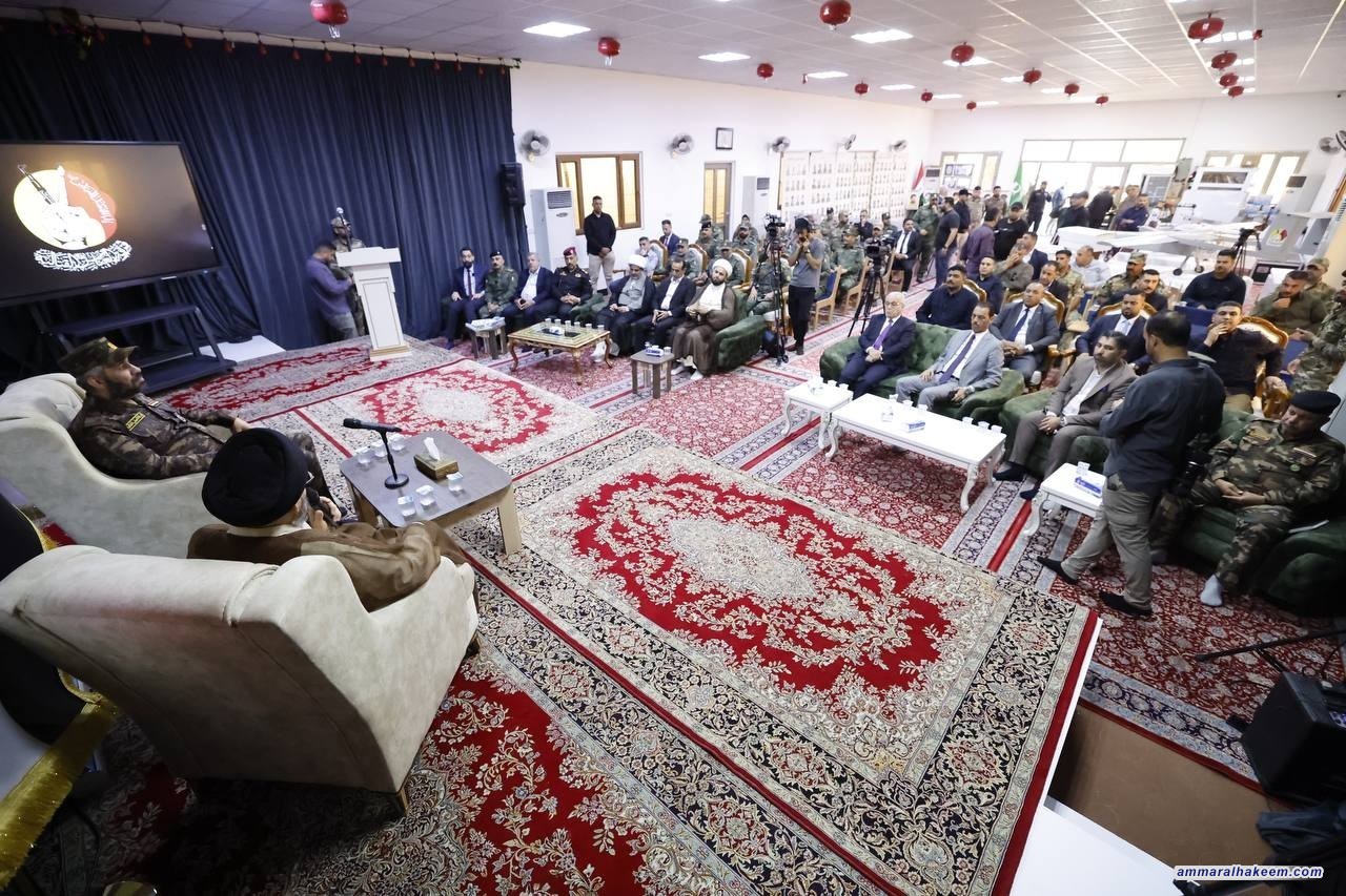 السيد الحكيم يزور فرقة العباس عليه السلام القتاليّة ويشيد بادوارها البطولية
