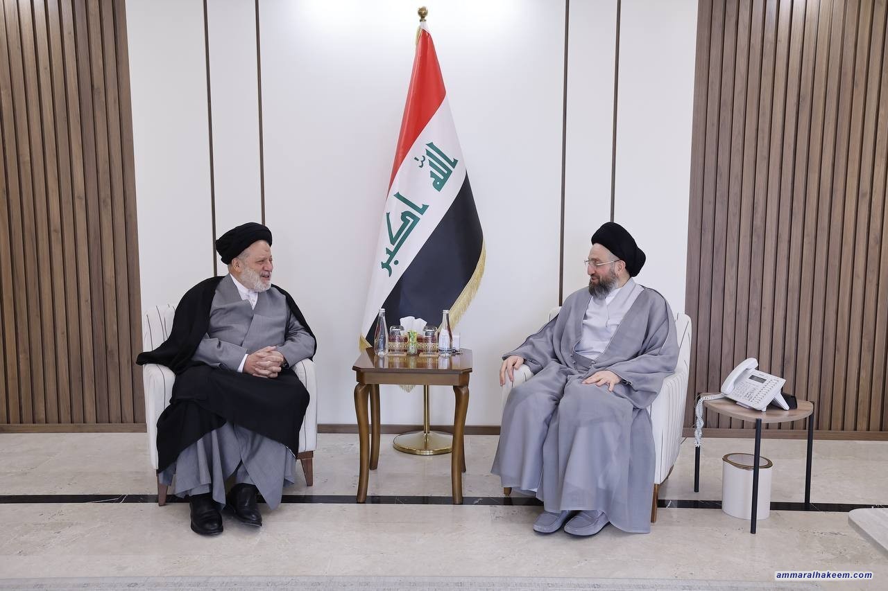 السيد الحكيم يستقبل رئيس الهيئة العلمائية لأتباع أهل البيت في سوريا ويؤكد أهمية وحدة الخطاب وتعزيز التماسك المجتمعي