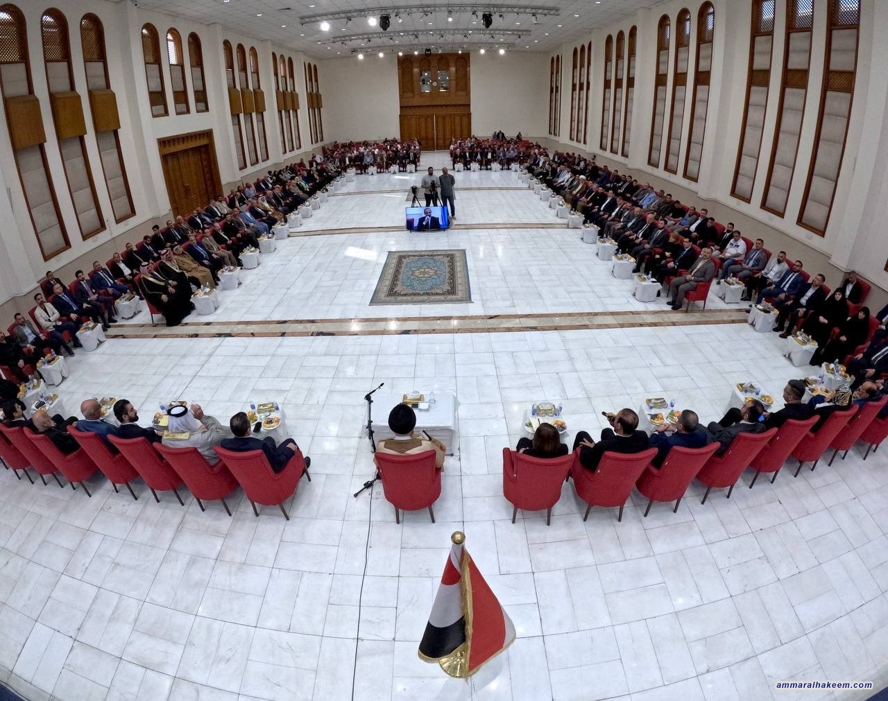 السيد الحكيم يؤكد دعم العراق لإيران ويدعو إلى ترصين الجبهة الداخلية وتكريس الوحدة الوطنية