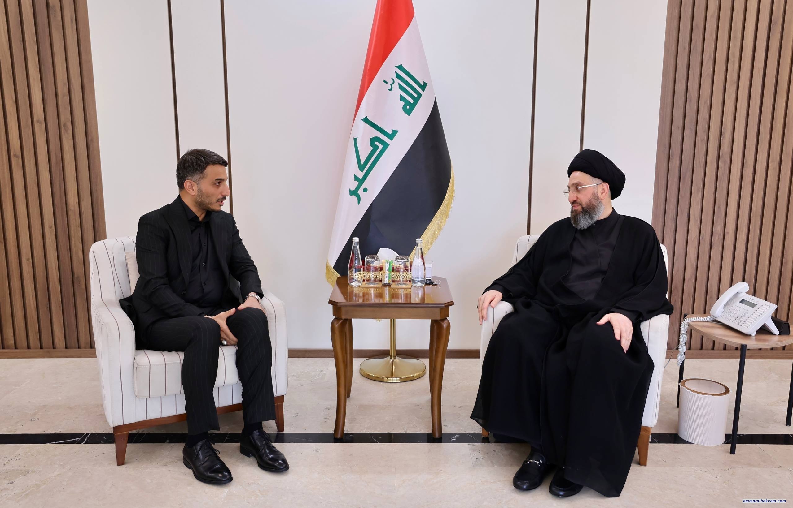 السيد الحكيم يؤكد على خصوصية النجف الأشرف ويدعو لمنح الحكومات المحلية صلاحياتها الدستورية