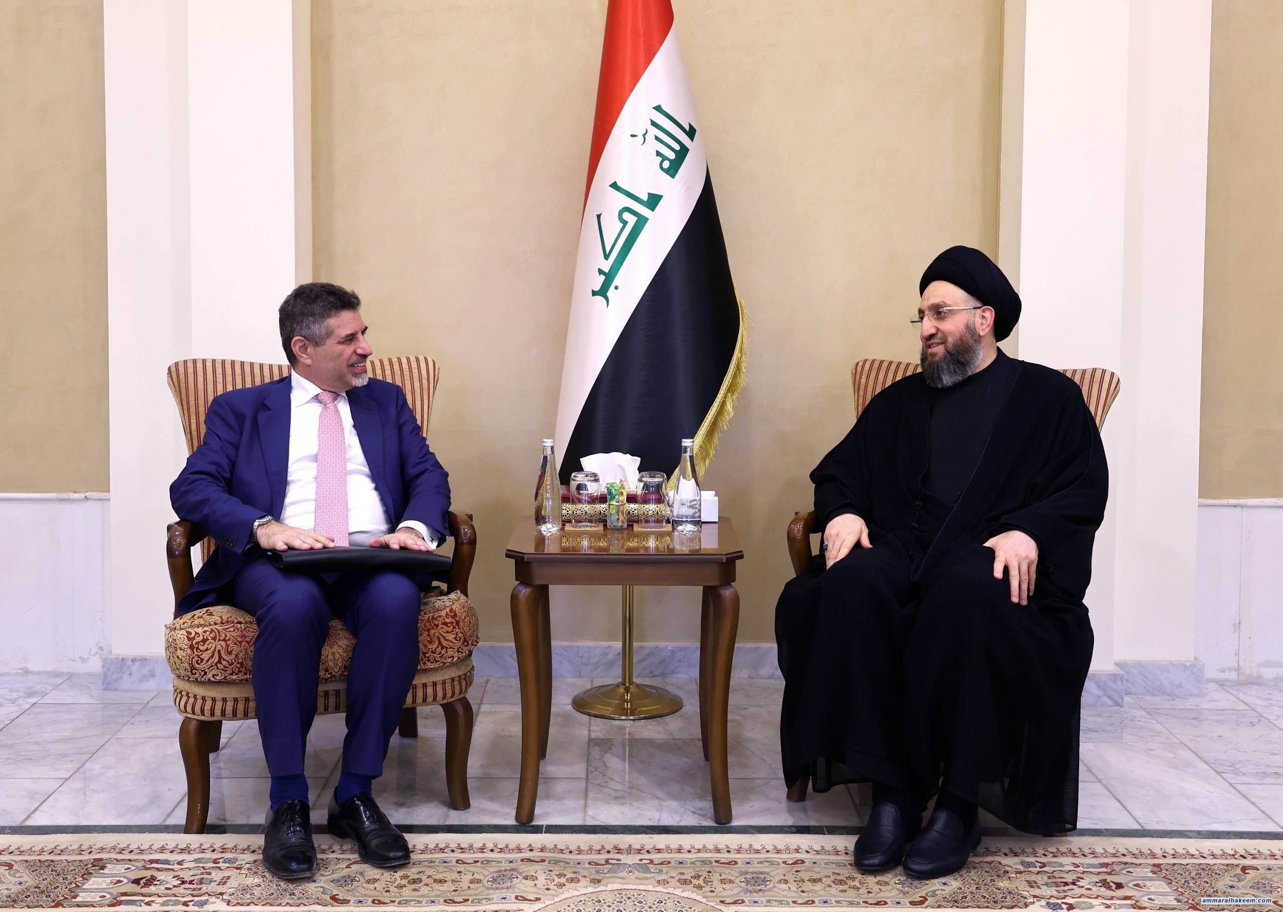 السيد الحكيم يستقبل القائم بالأعمال في السفارة الأمريكية ويؤكد حرص العراق على بناء علاقات متوازنة تحفظ سيادته
