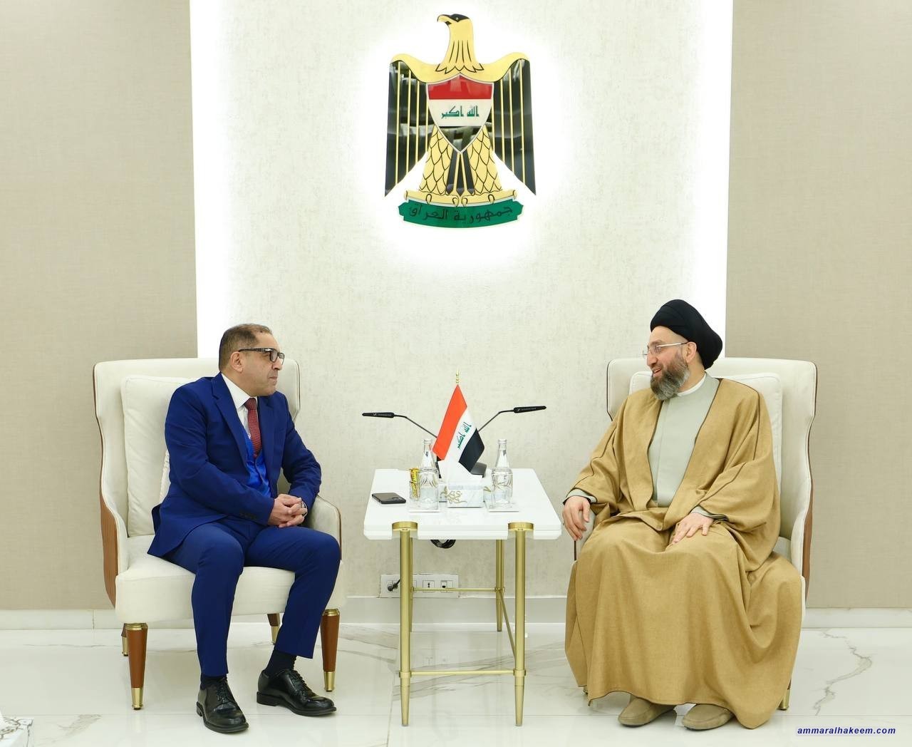 السيد الحكيم يستقبل القائم بأعمال سفارة المملكة المغربية ويؤكد أهمية تطوير العلاقات الثنائية بين العراق والمغرب