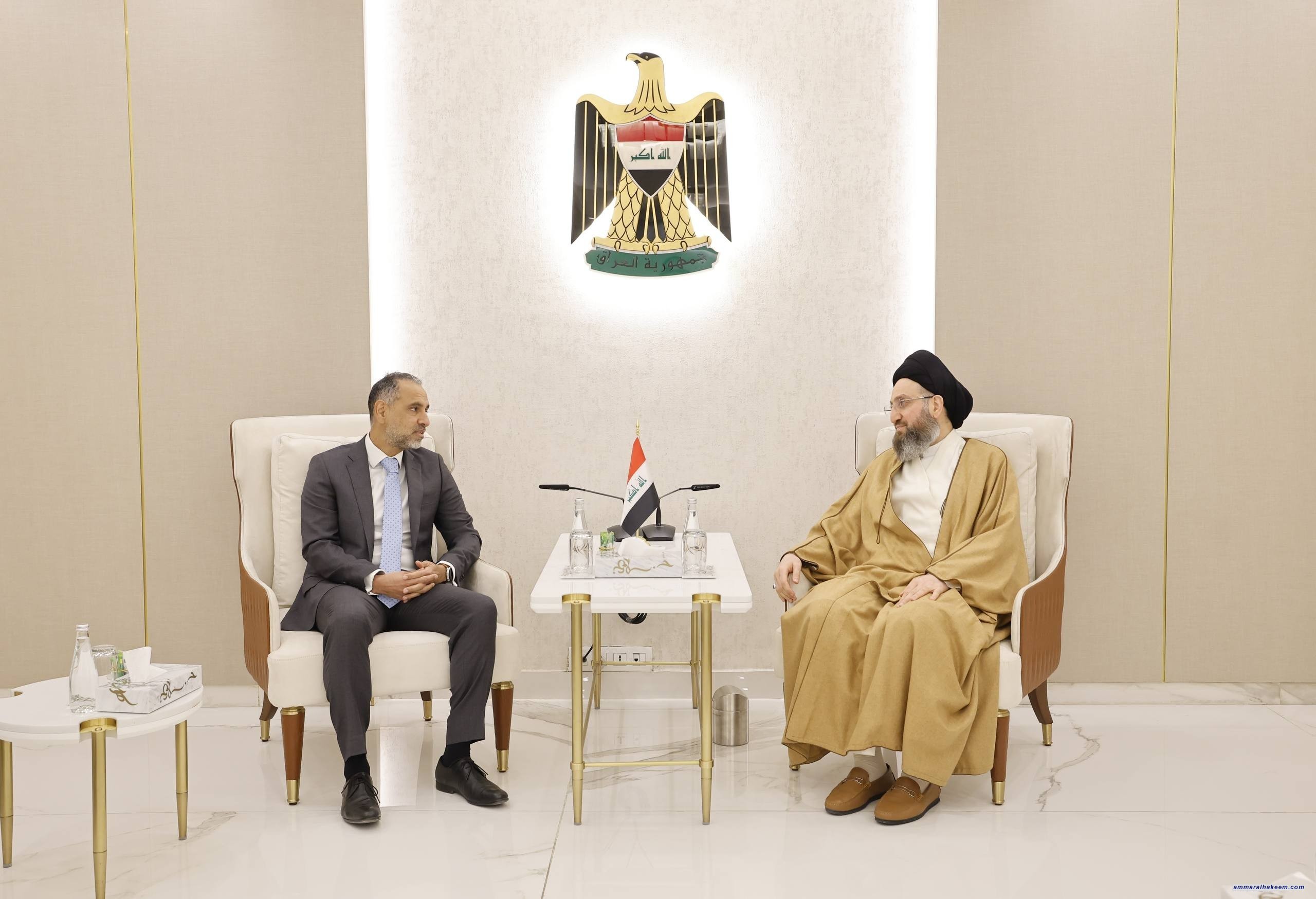 السيد الحكيم يلتقي السفير البريطاني ويبحث تطورات المشهد السياسي والعلاقات الثنائية