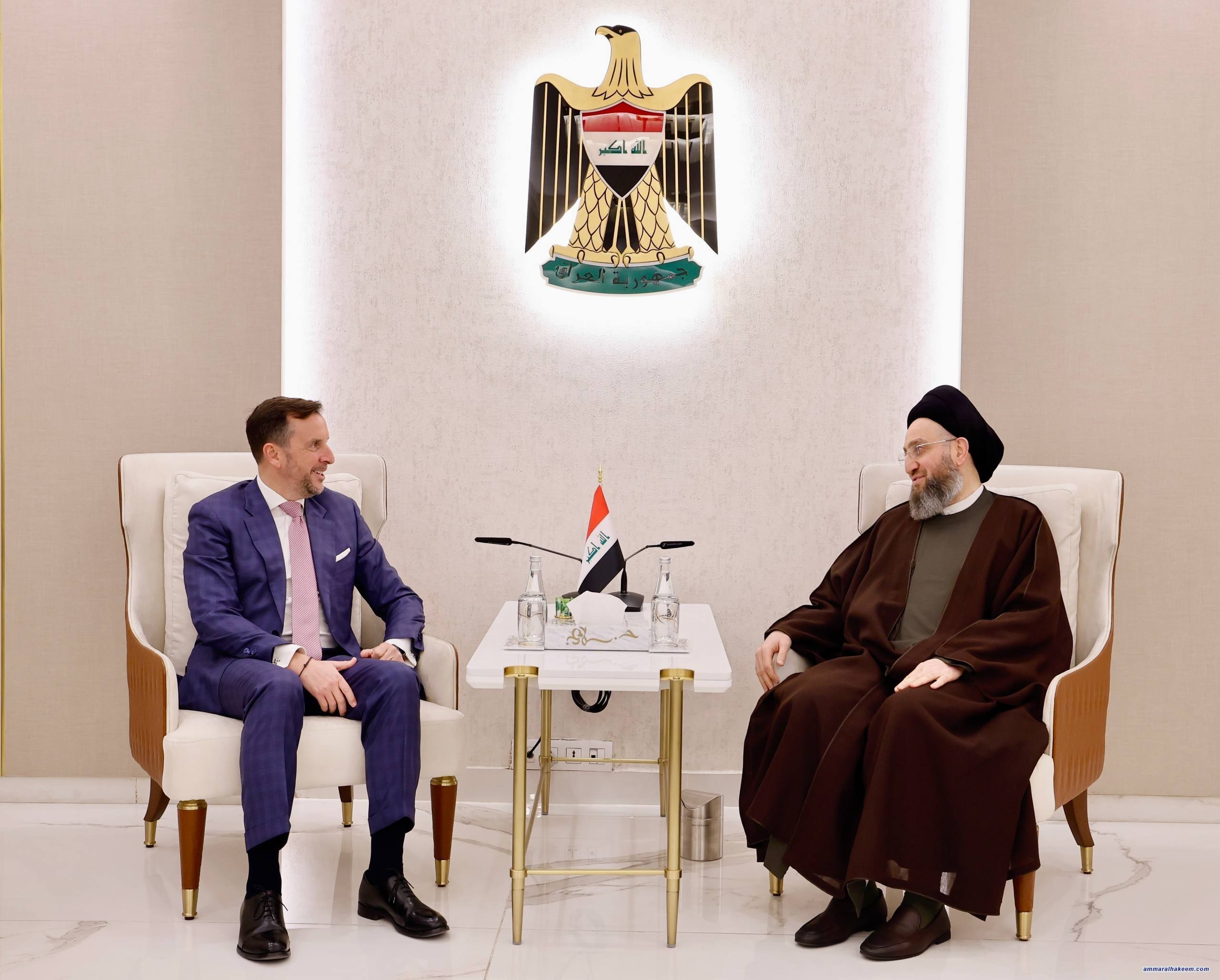 السيد الحكيم يؤكد أهمية تبادل الخبرات وتعزيز التعاون مع إيطاليا