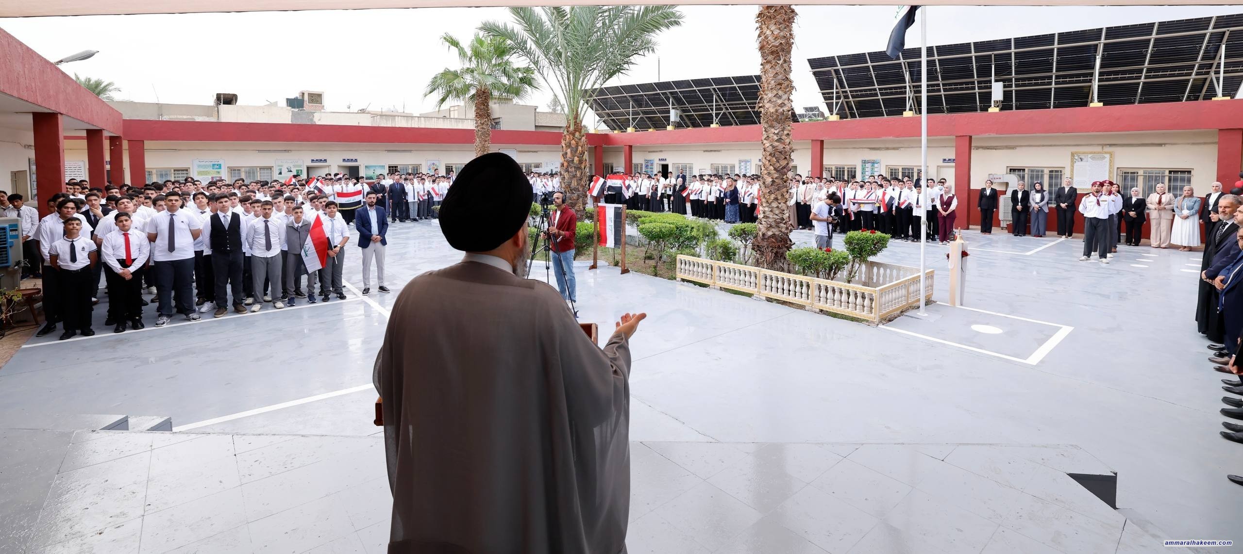 السيد الحكيم يدعو الطلبة إلى تطوير الذات وتنظيم الوقت وتسخير التكنولوجيا لخدمة العلم