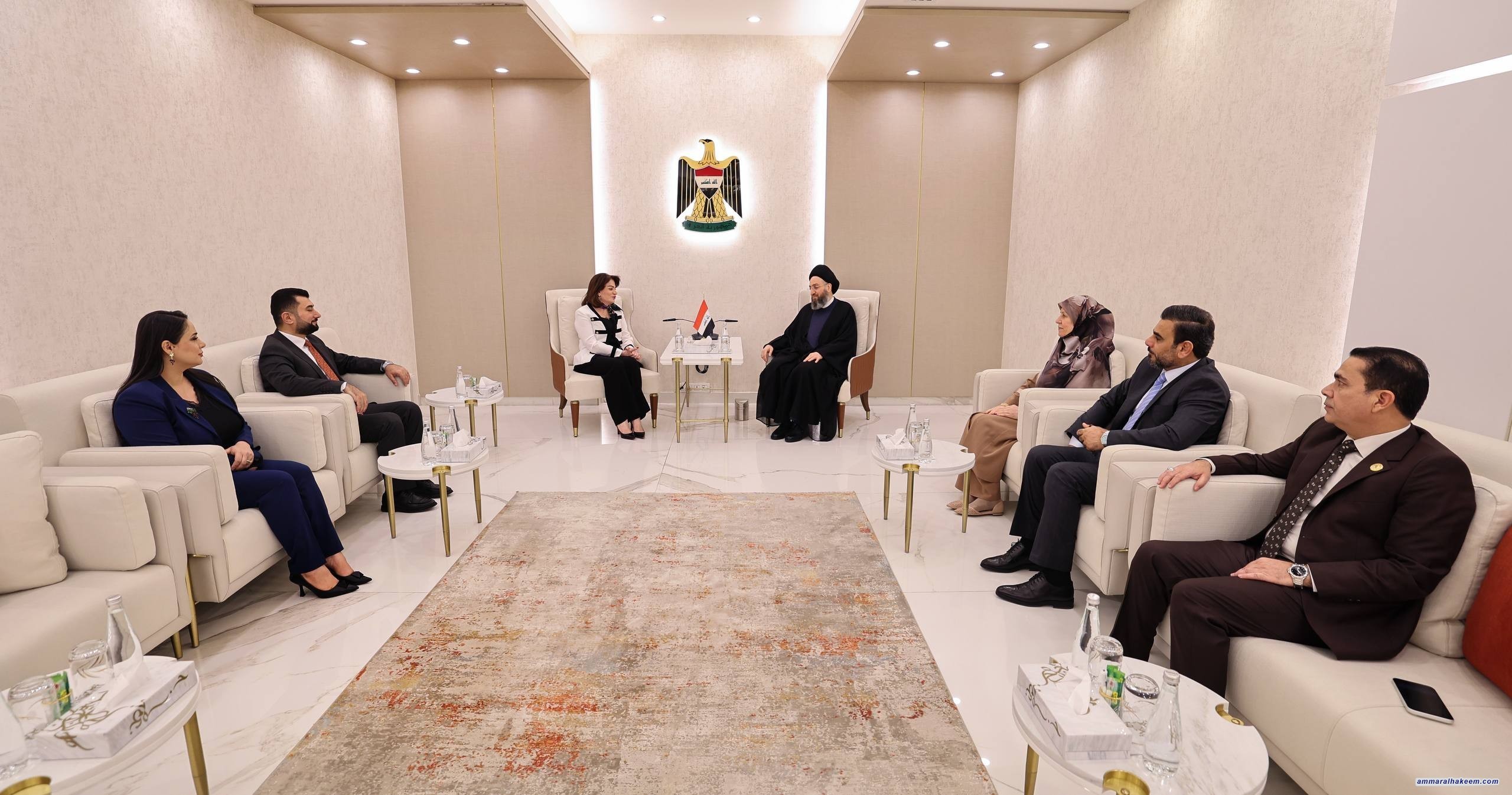 سەماحەتی حەكیم لە دیداری شاندی نەوەی نوێ گرنگی یەكلایی كردنەوەی شایستەكان و پتەوكردنی تەواوكاری نێوان دەستەڵاتەكان و پاڵپشتی كردنی گفتوگۆ دووپات دەكاتەوە