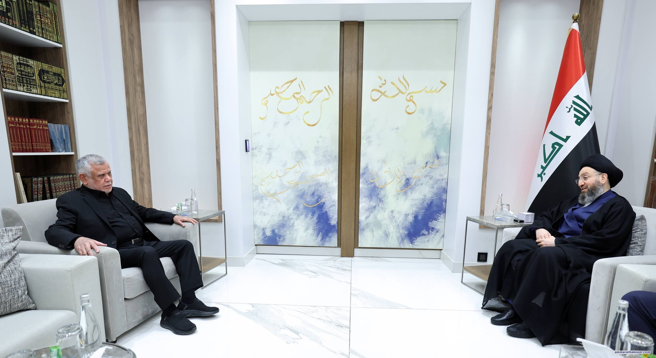 السيد الحكيم يستقبلسەید حەكیم پێشوازی لە عامری دەكات و جەخت لەسەر پێكهێنانی حكومەت و راگرتنی شەڕی ئێران دەكات العامري ويشدد على تشكيل الحكومة ووقف الحرب على إيران
