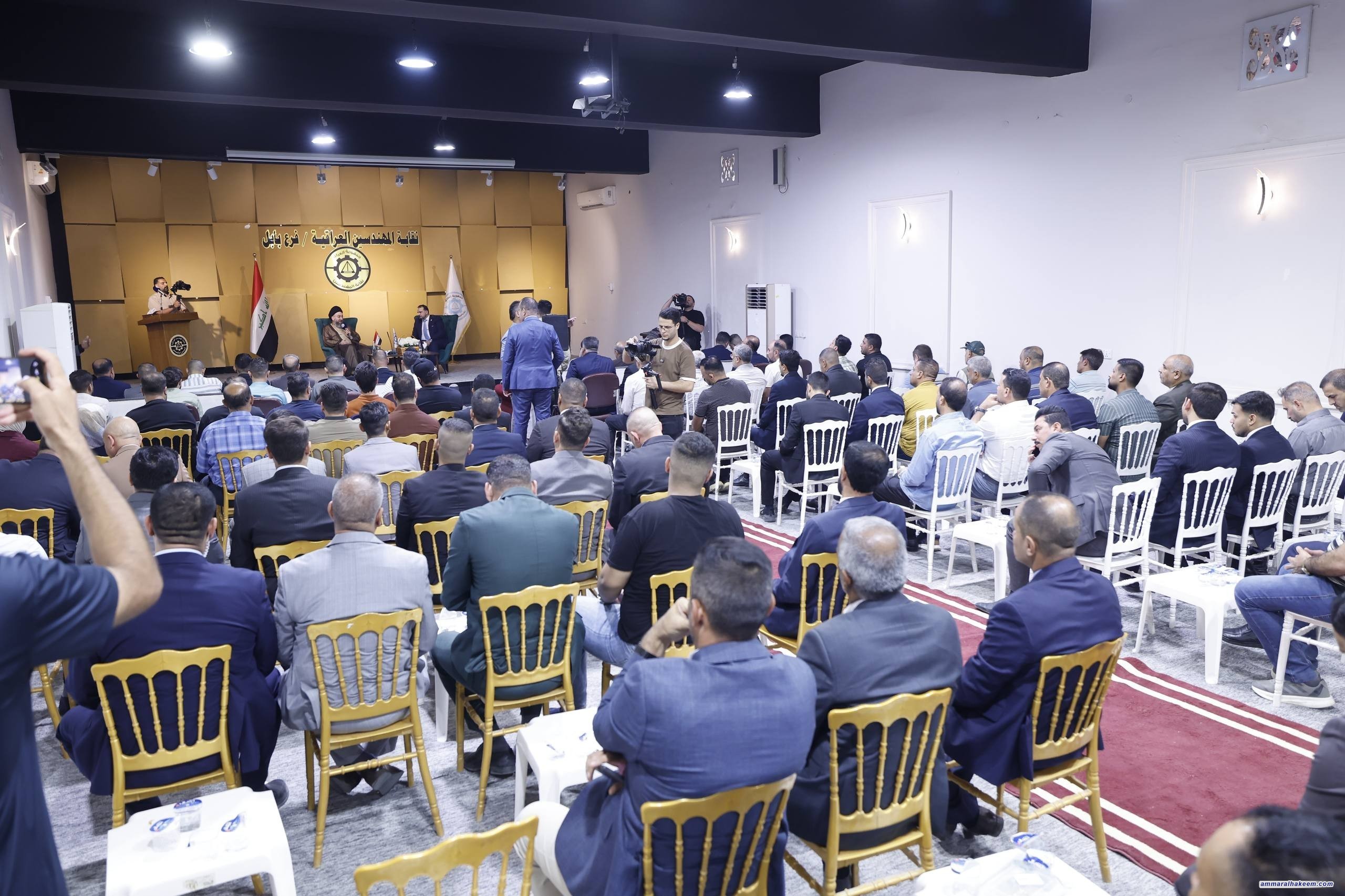 السيد الحكيم: الثلاثية الاقتصادية المتمثلة بالمقاولين والفلاحين والموظفين تحرك عجلة الاقتصاد
